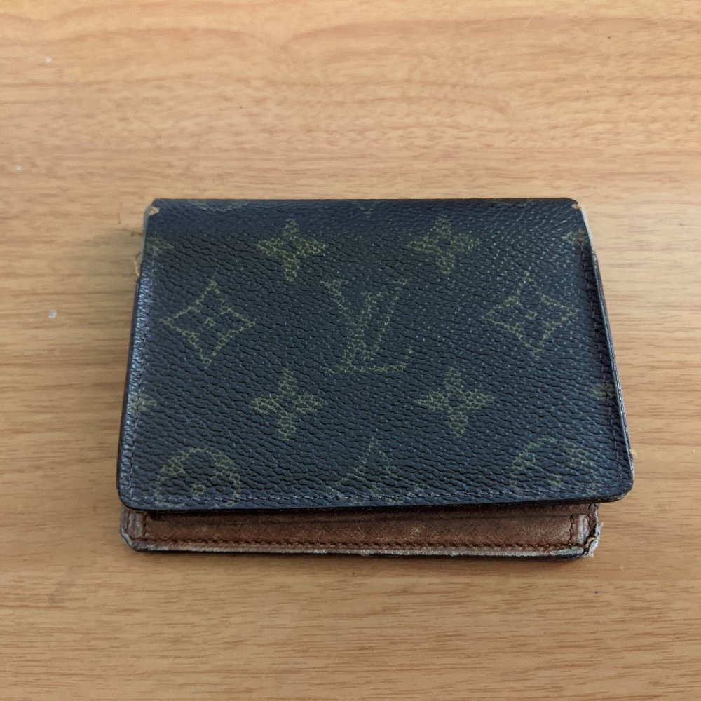 Louis Vuitton Card Holder/Wallet #192***